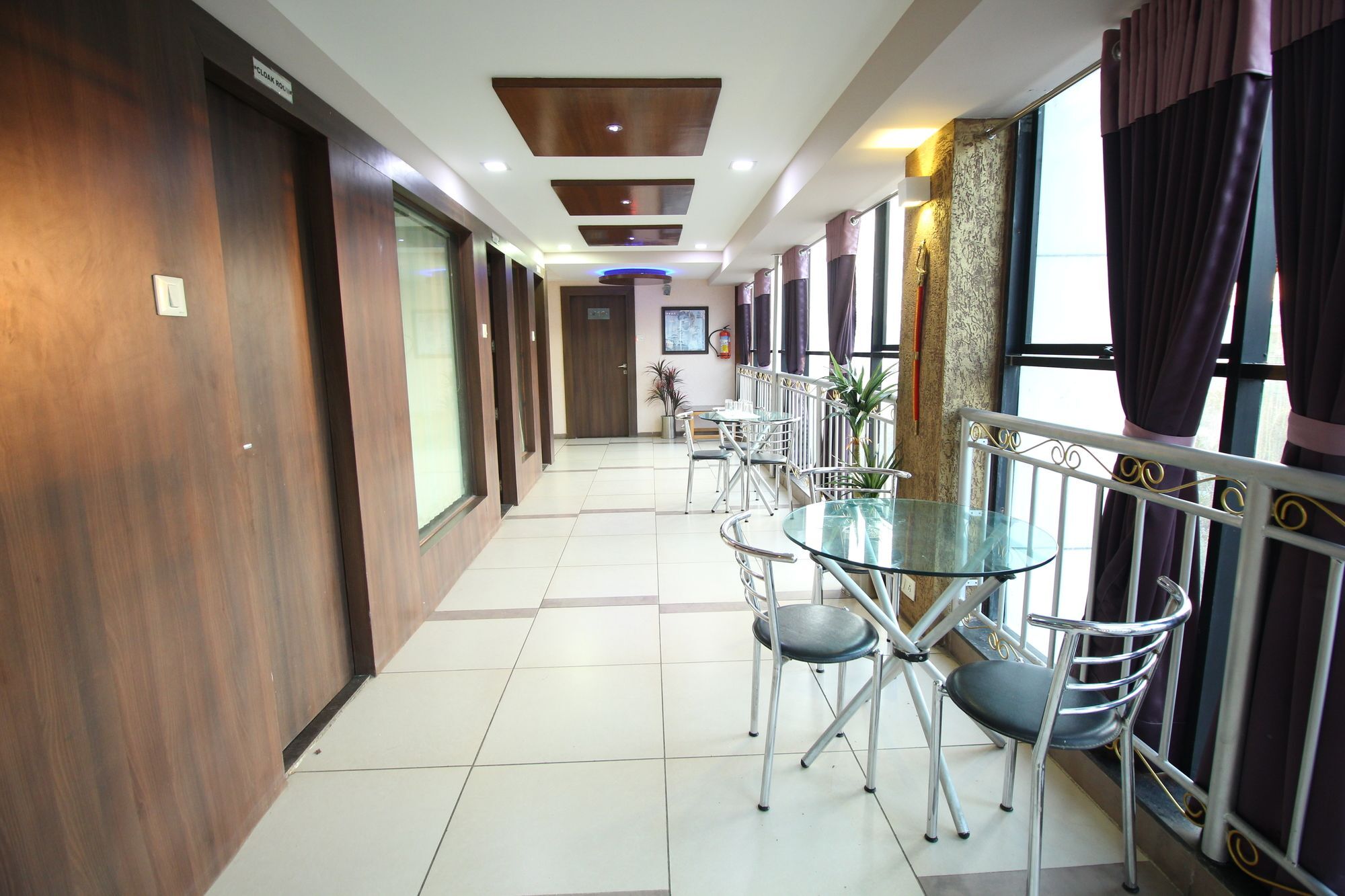 Oyo 4161 Hotel Shailly Inn Ahmedabad Exterior foto